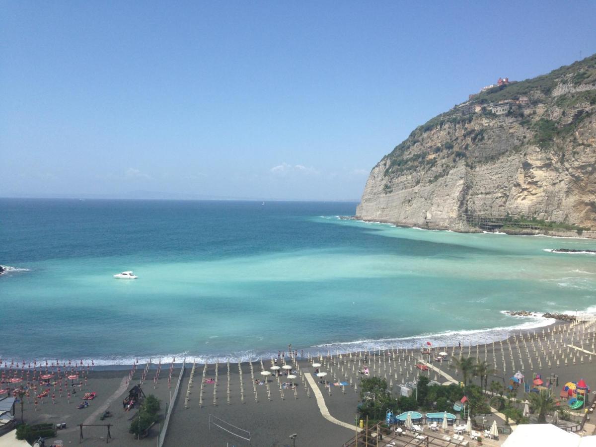 Laqua by the Sea