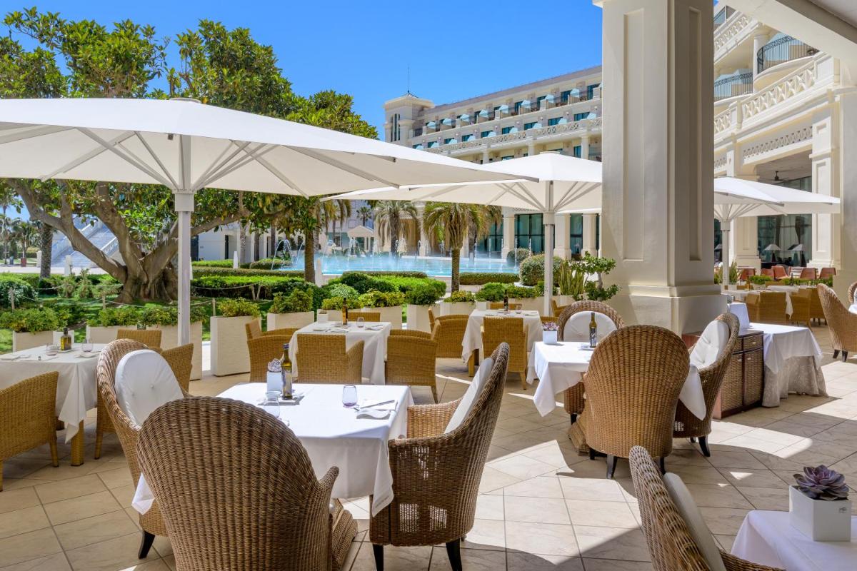 Las Arenas Balneario Resort