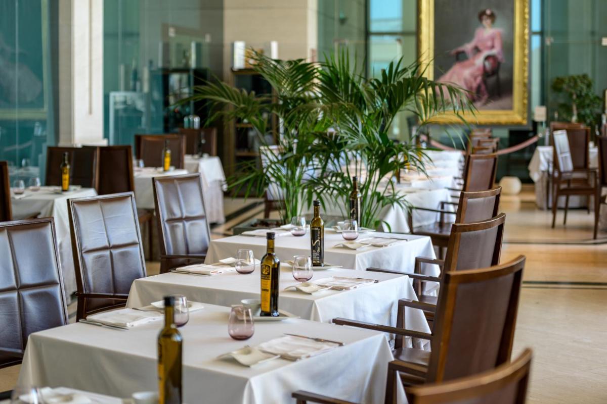 Las Arenas Balneario Resort