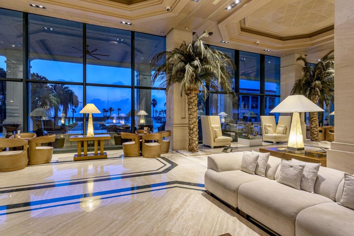 Las Arenas Balneario Resort