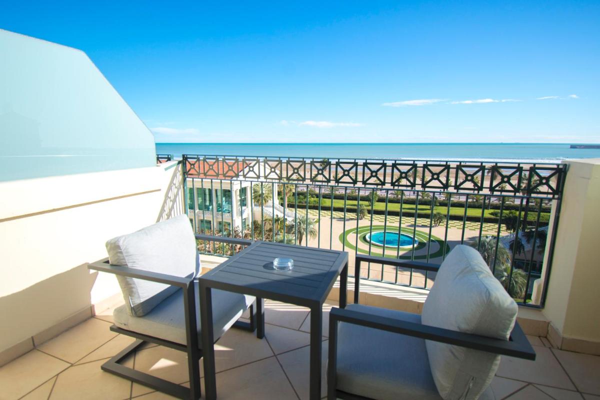 Las Arenas Balneario Resort