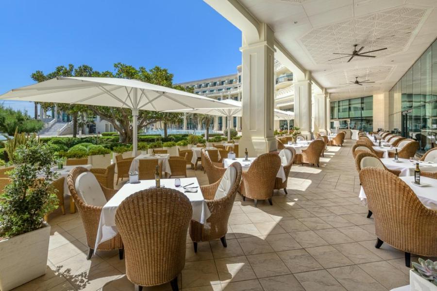 Las Arenas Balneario Resort