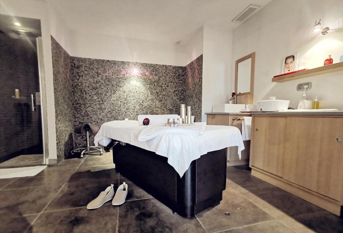 Le Clos Saint-Martin Hôtel & Spa