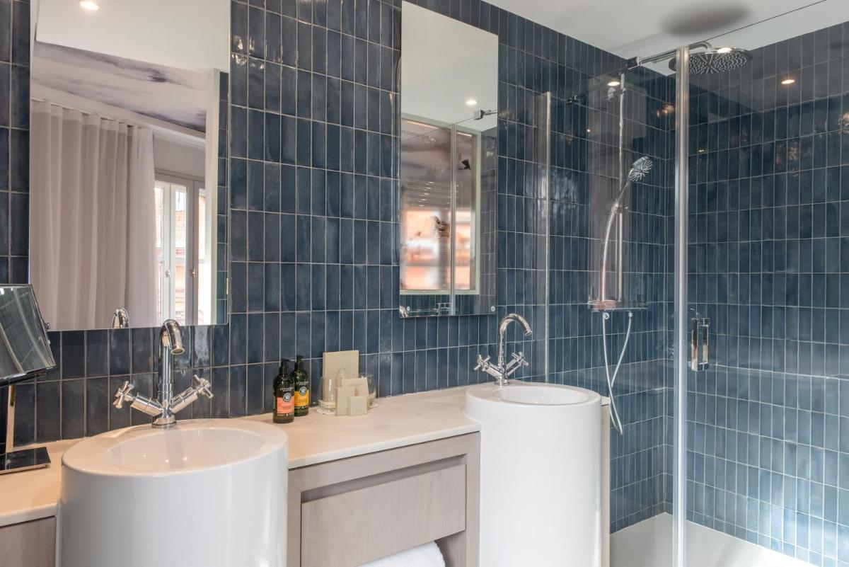 Le Grand Balcon Hotel