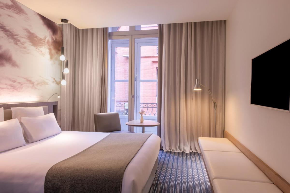 Le Grand Balcon Hotel