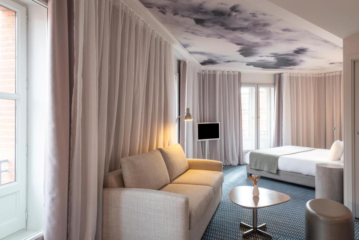 Le Grand Balcon Hotel