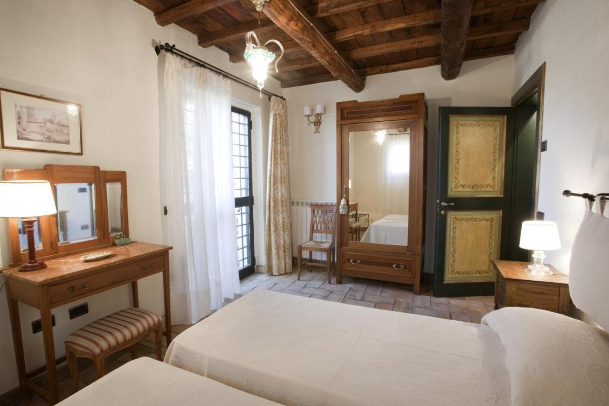 Le Logge Di Silvignano