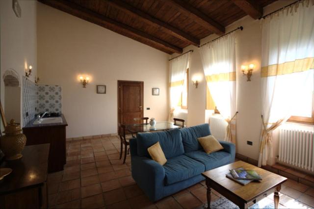 Le Logge Di Silvignano