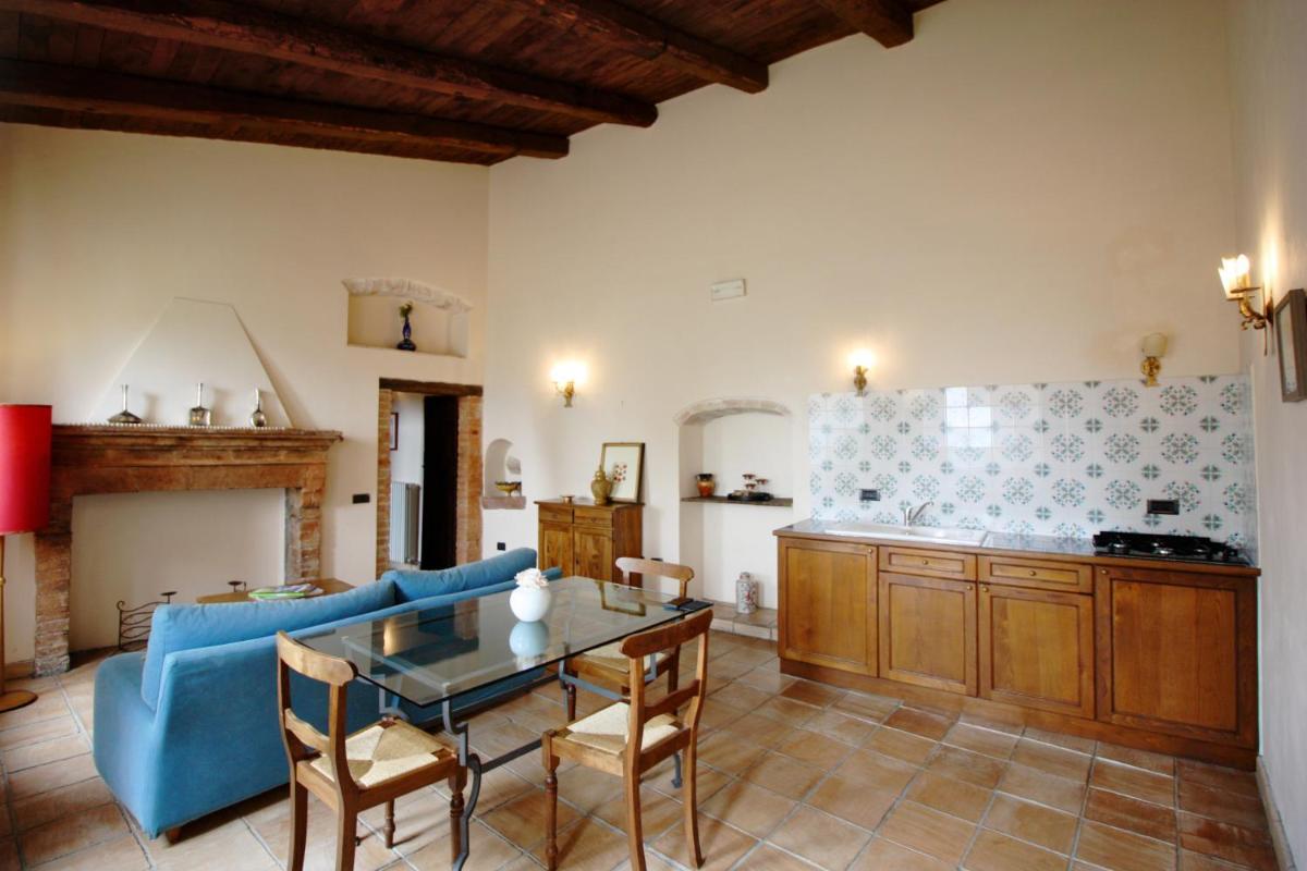 Le Logge Di Silvignano