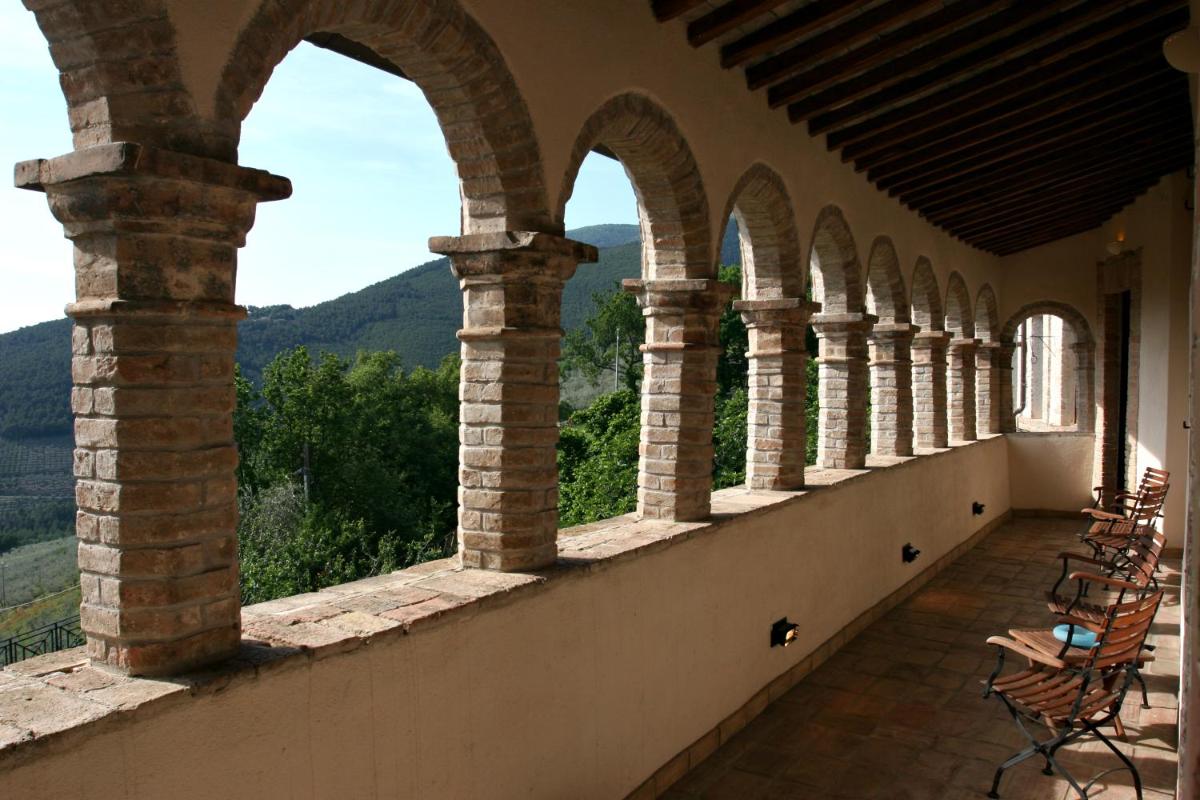 Le Logge Di Silvignano