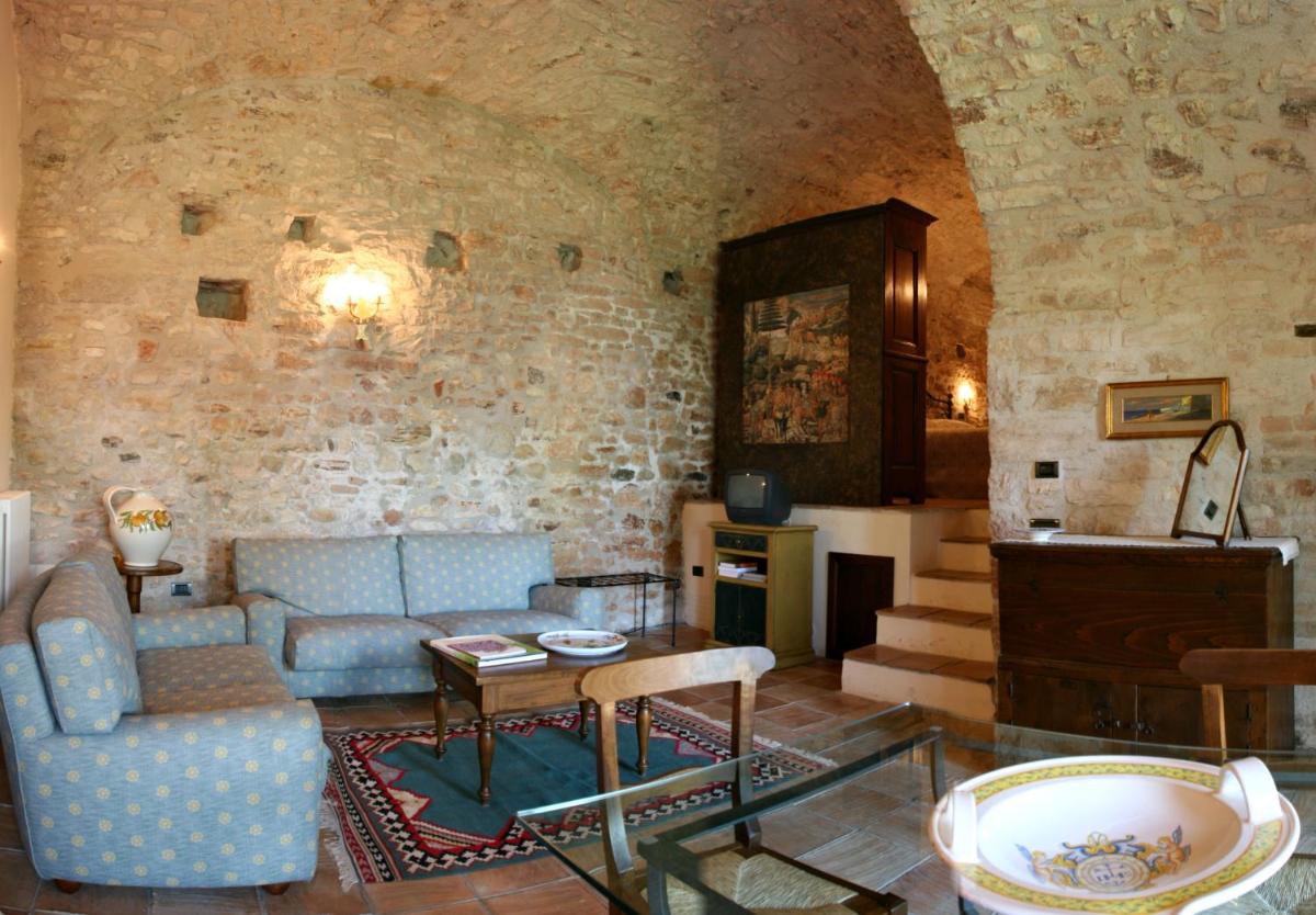 Le Logge Di Silvignano