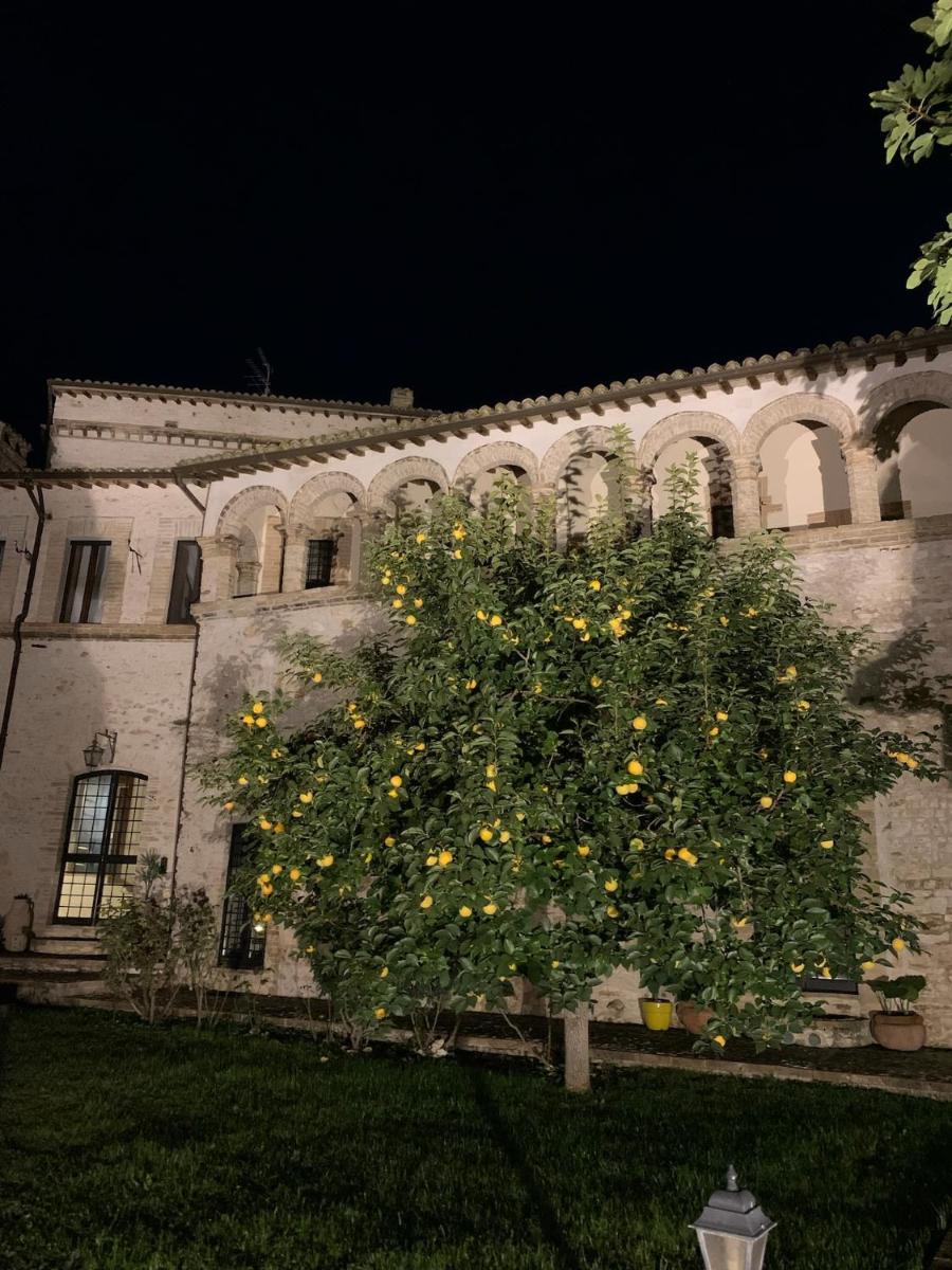 Le Logge Di Silvignano