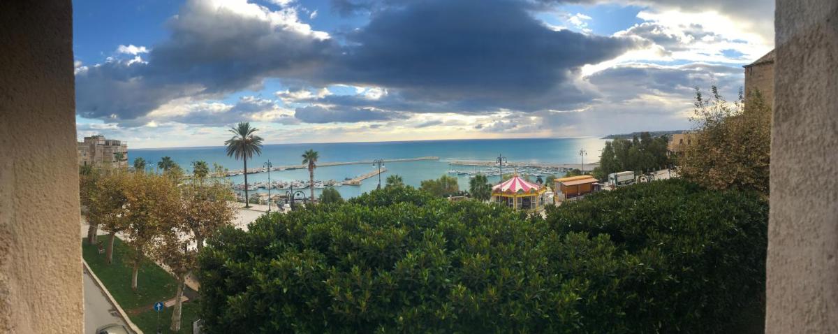 Le Maestranze Deluxe Rooms