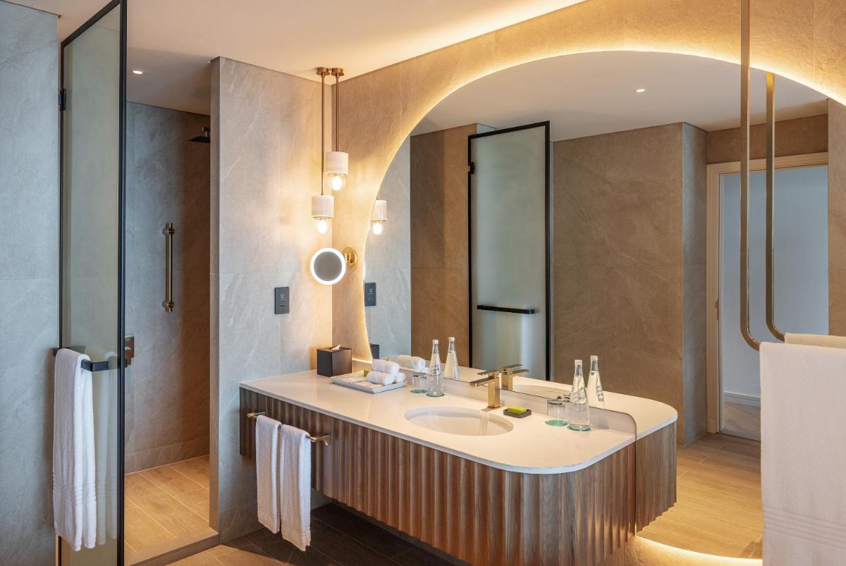 Le Meridien Al Aqah Beach Resort