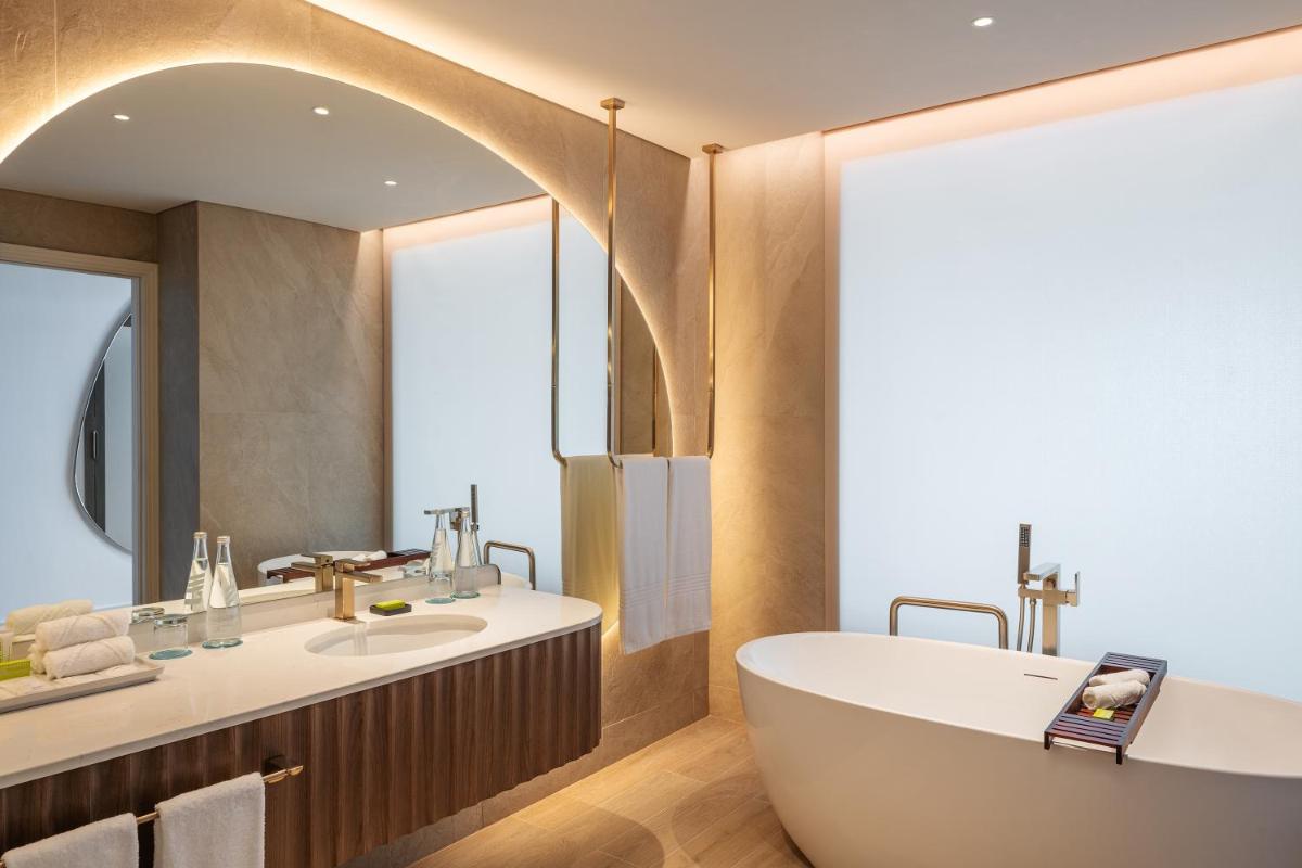 Le Meridien Al Aqah Beach Resort