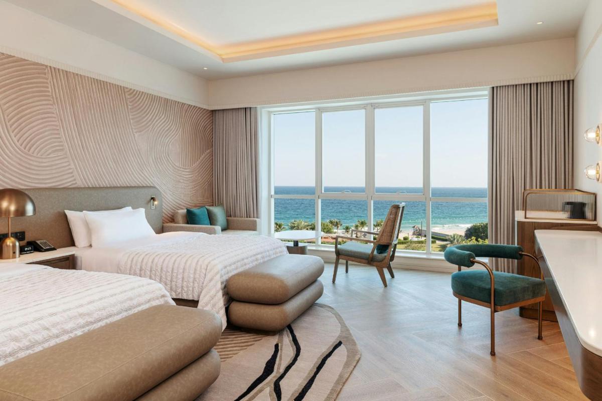 Le Meridien Al Aqah Beach Resort