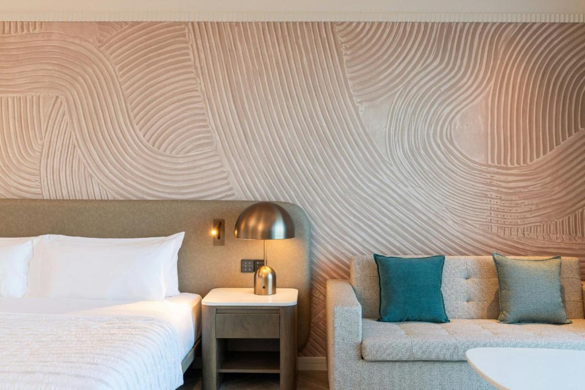 Le Meridien Al Aqah Beach Resort