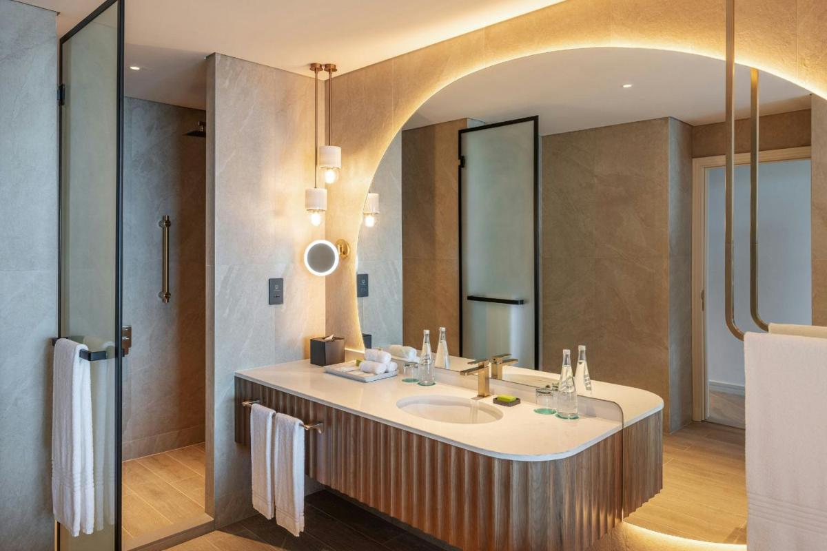 Le Meridien Al Aqah Beach Resort