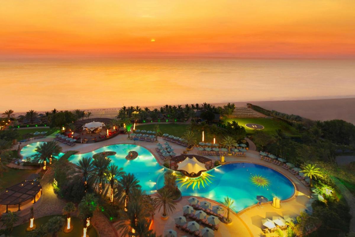 Le Meridien Al Aqah Beach Resort