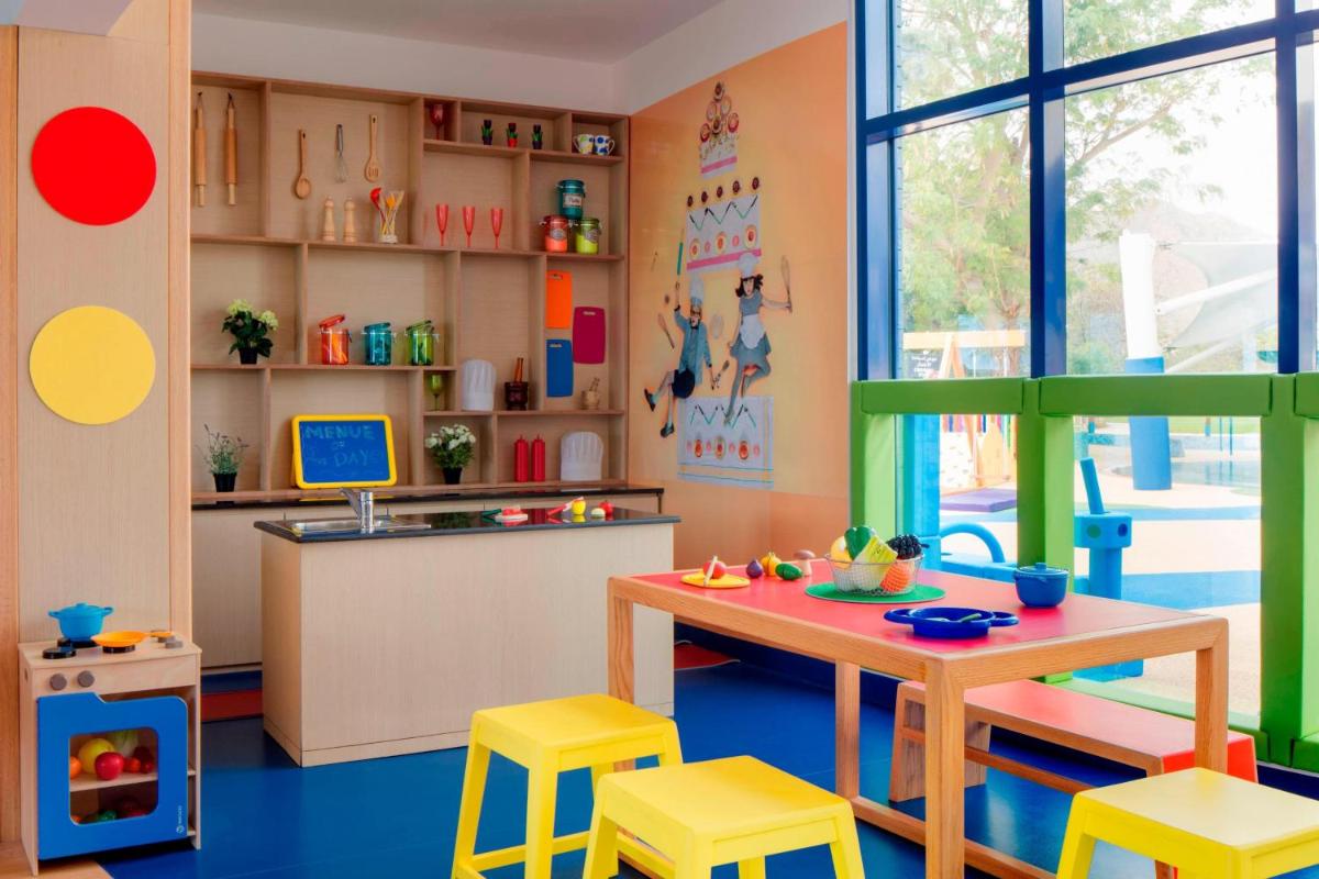 Le Meridien Al Aqah Beach Resort