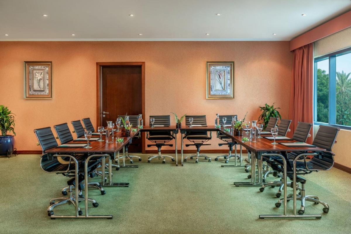 Le Meridien Al Aqah Beach Resort