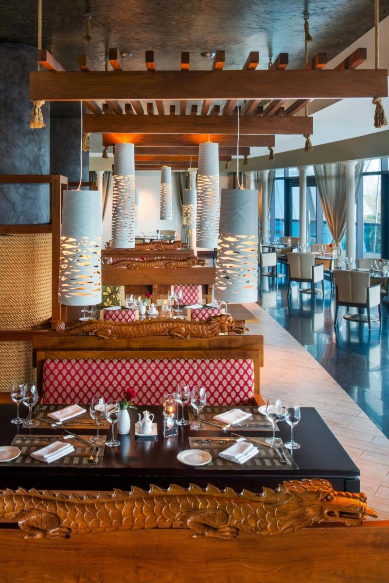 Le Meridien Al Aqah Beach Resort