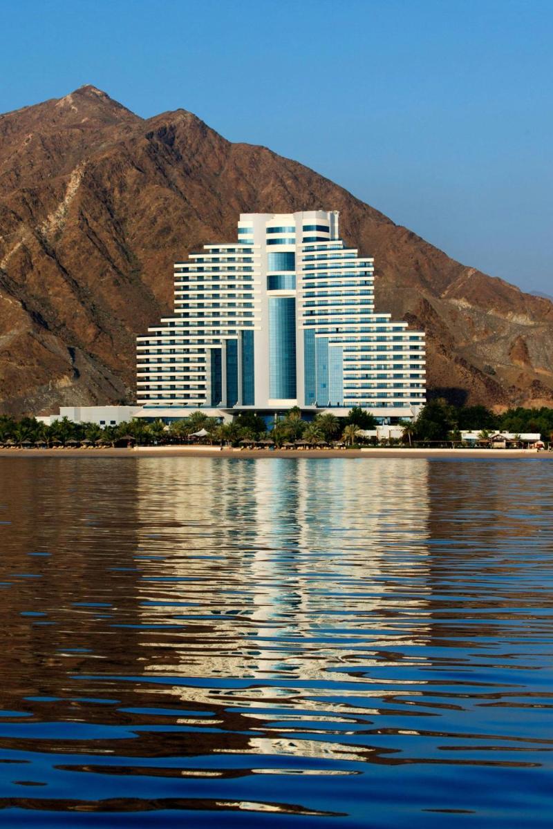 Le Meridien Al Aqah Beach Resort