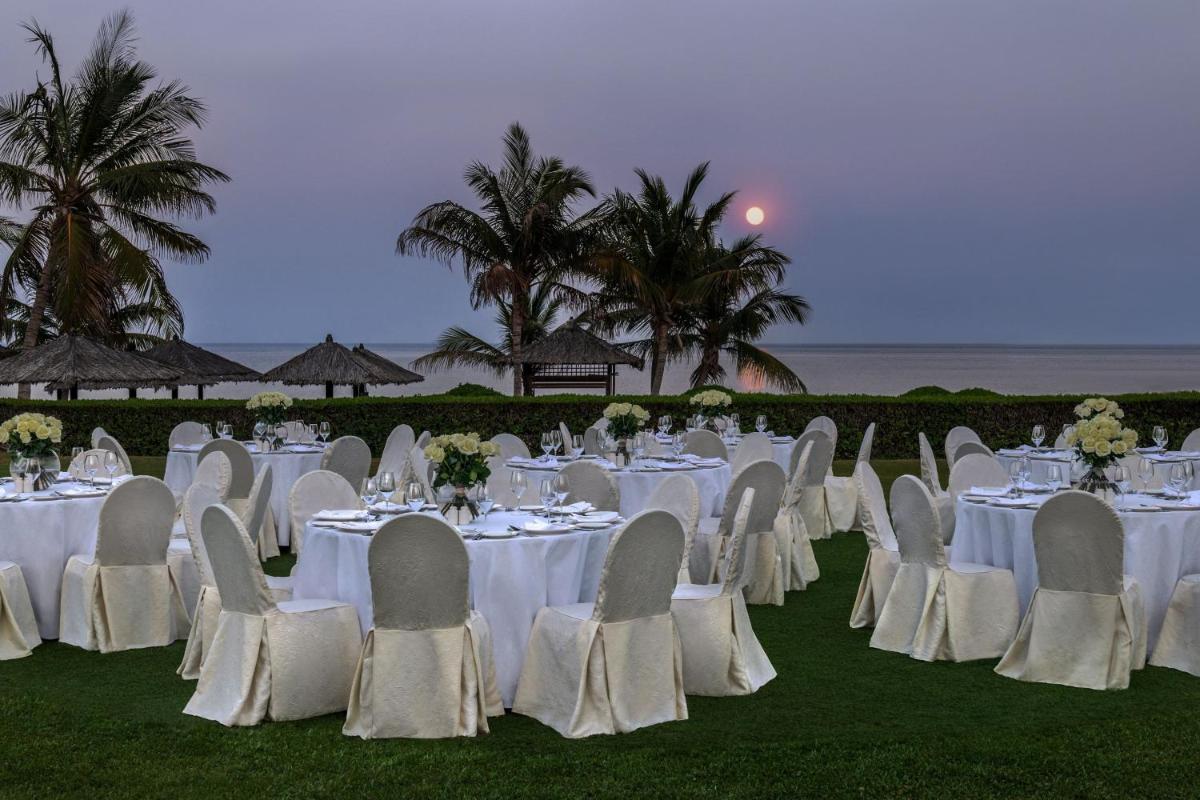 Le Meridien Al Aqah Beach Resort