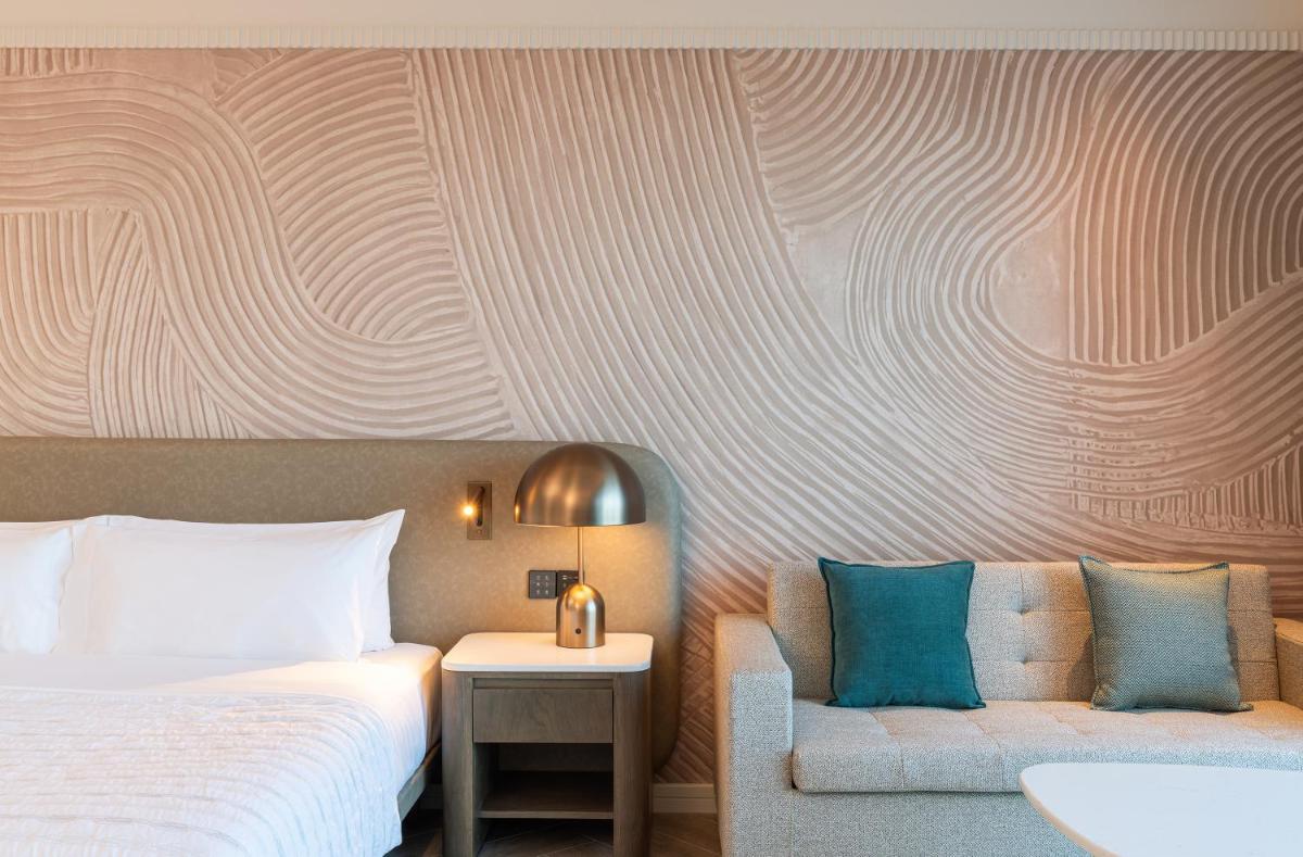 Le Meridien Al Aqah Beach Resort