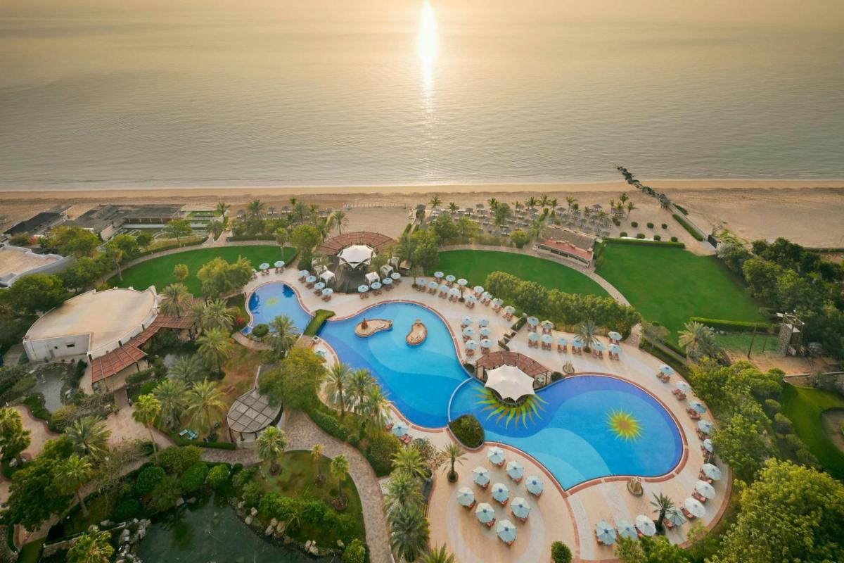 Le Meridien Al Aqah Beach Resort