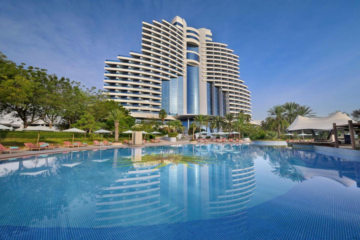 Le Meridien Al Aqah Beach Resort