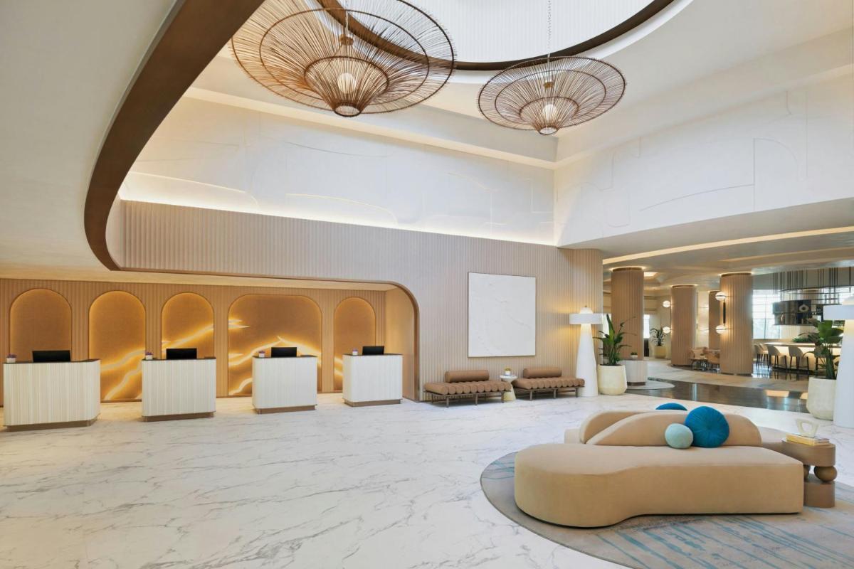 Le Meridien Al Aqah Beach Resort
