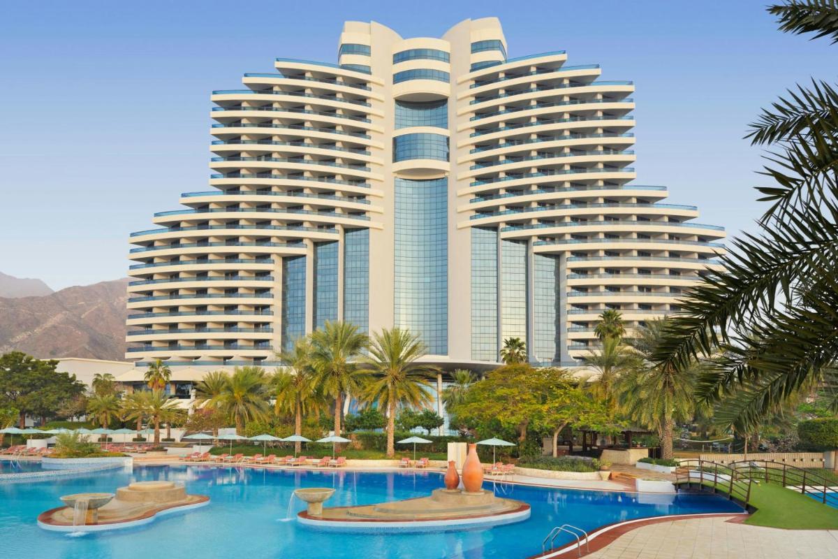 Le Meridien Al Aqah Beach Resort