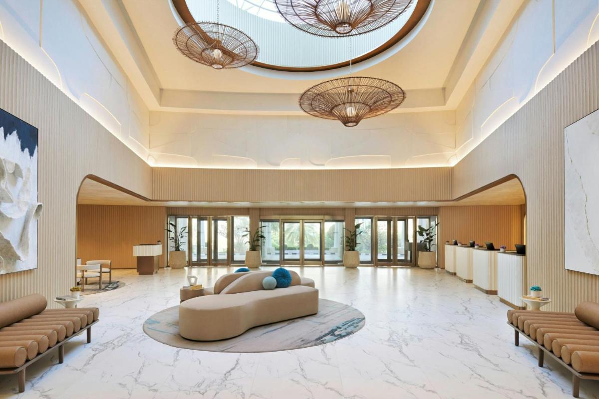 Le Meridien Al Aqah Beach Resort