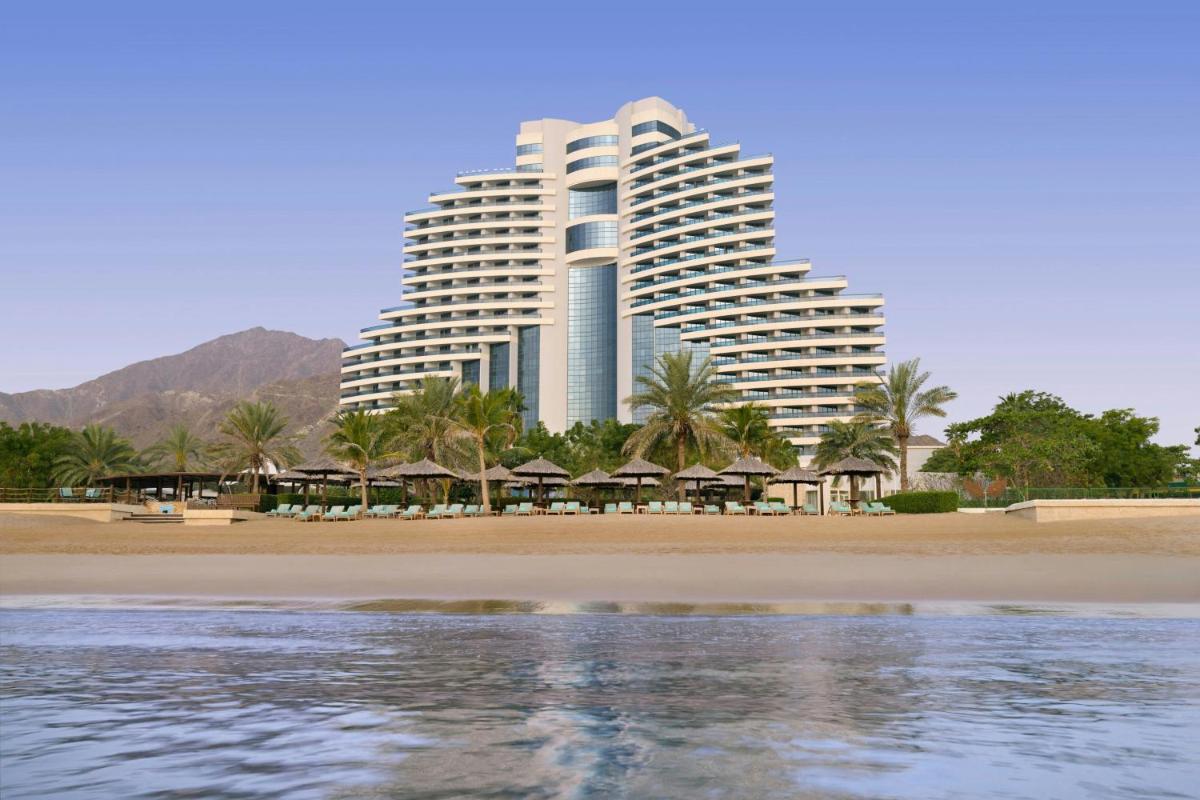 Le Meridien Al Aqah Beach Resort