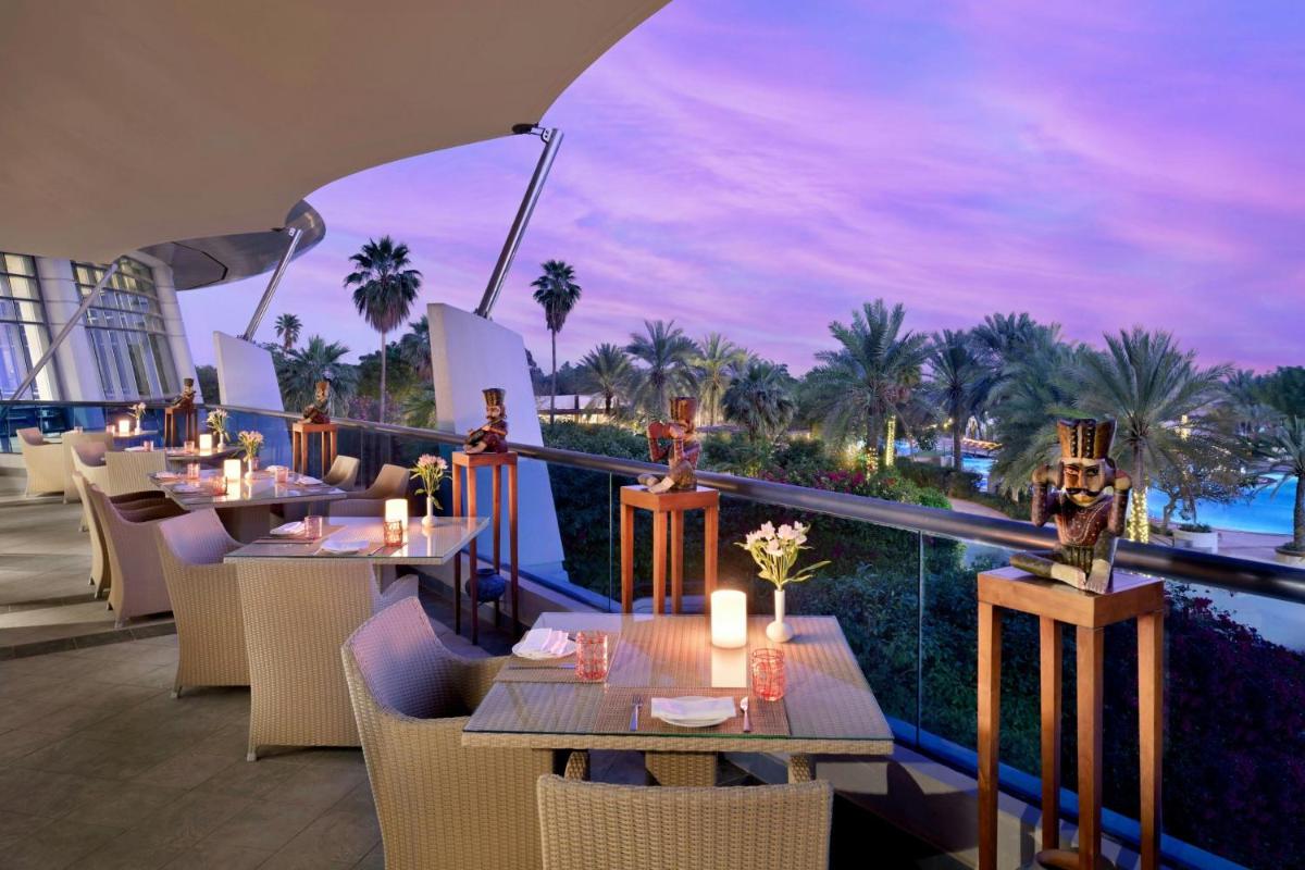 Le Meridien Al Aqah Beach Resort