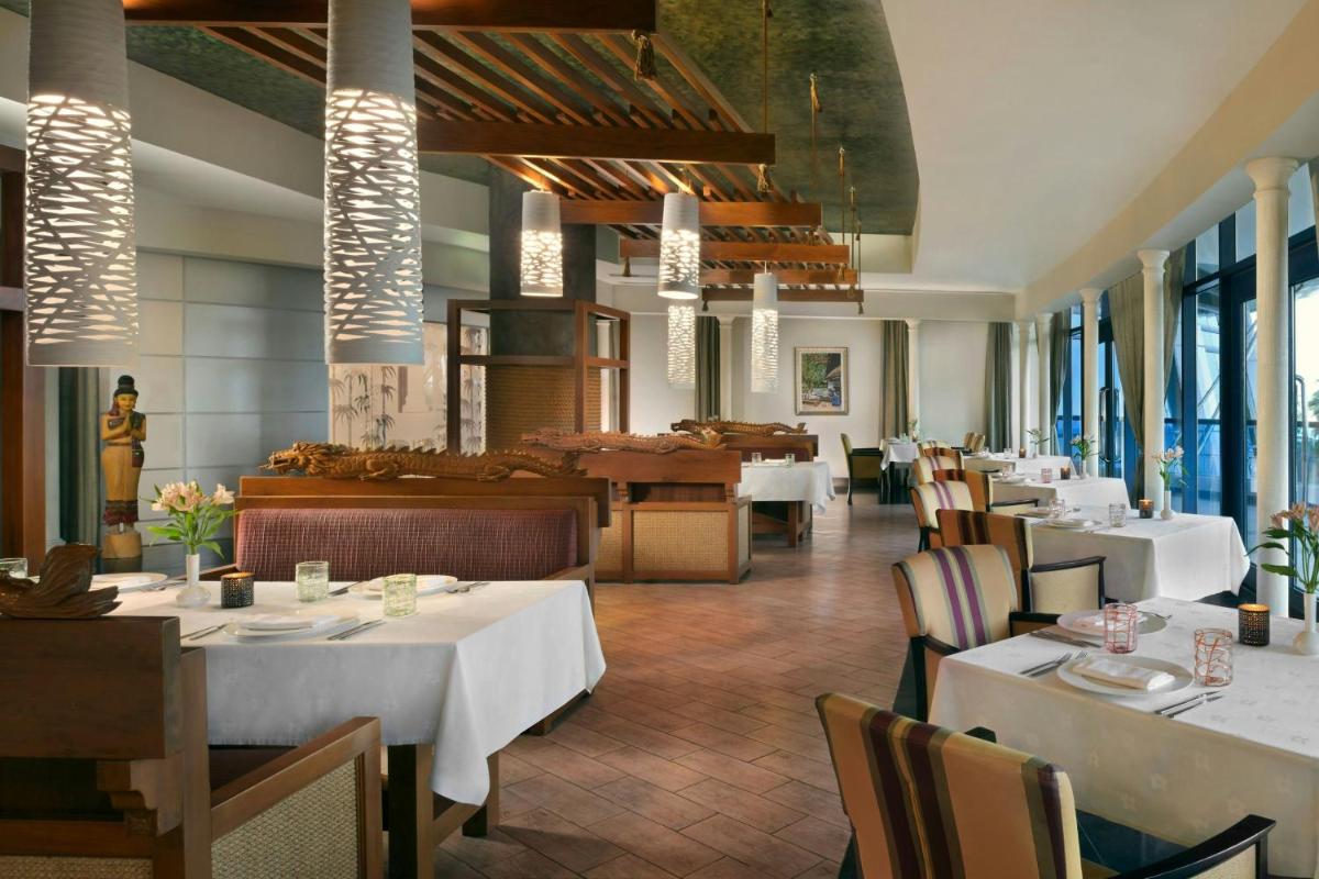 Le Meridien Al Aqah Beach Resort