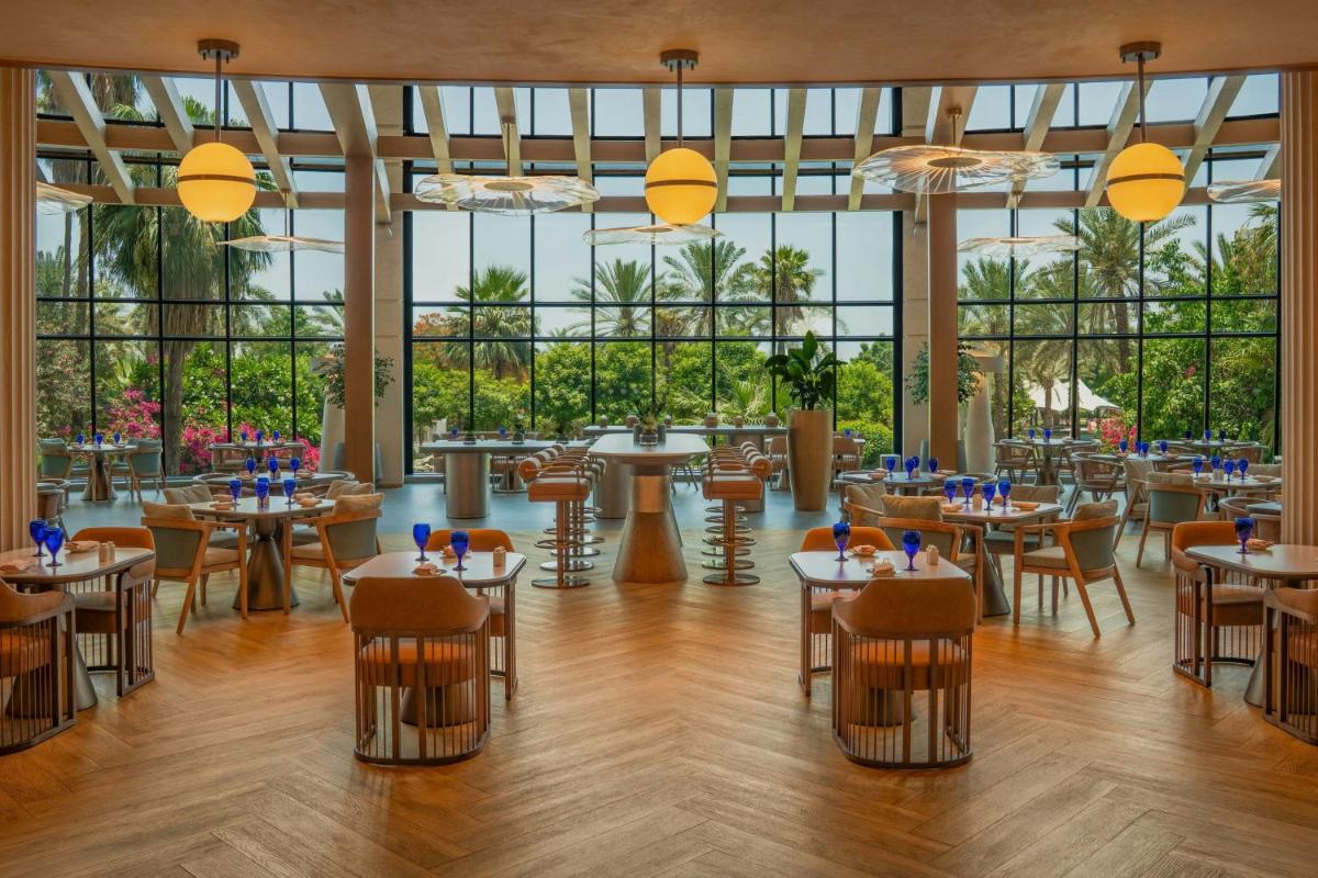 Le Meridien Al Aqah Beach Resort