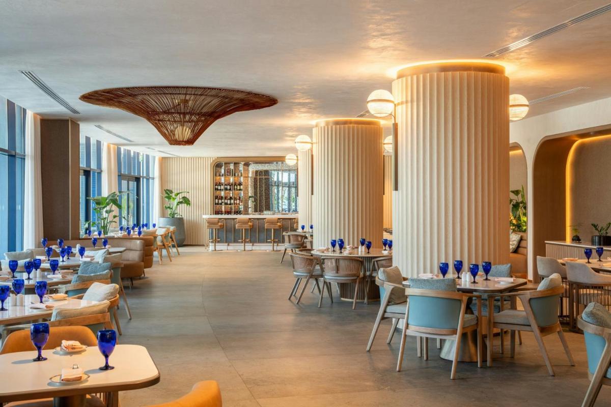 Le Meridien Al Aqah Beach Resort