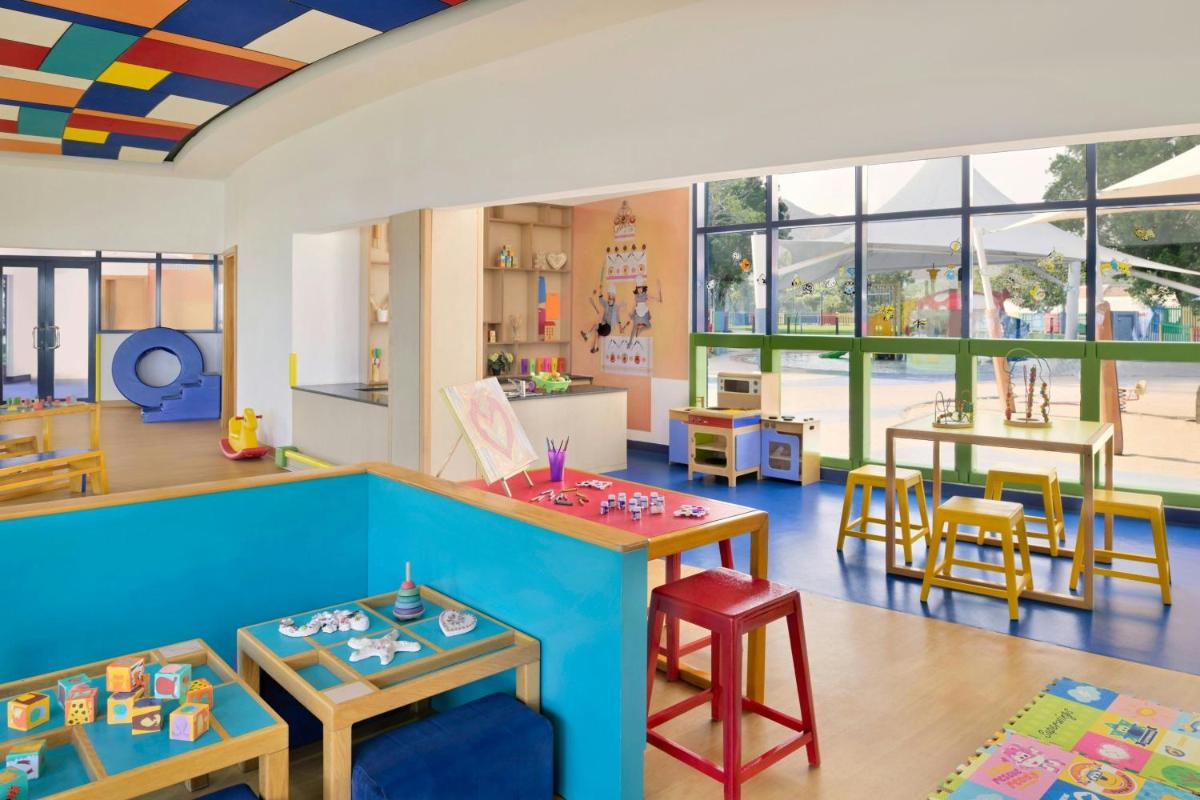 Le Meridien Al Aqah Beach Resort