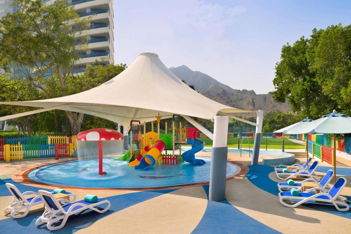 Le Meridien Al Aqah Beach Resort
