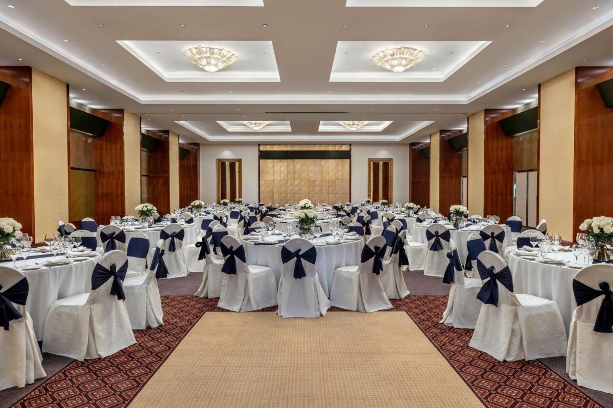 Le Meridien Al Aqah Beach Resort