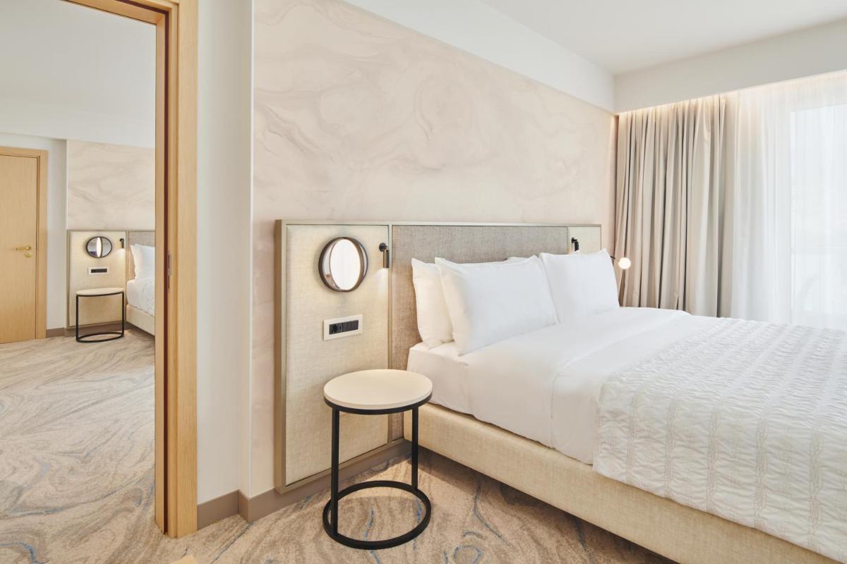 Le Meridien Lav Split