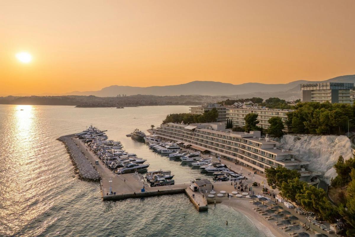 Le Meridien Lav Split