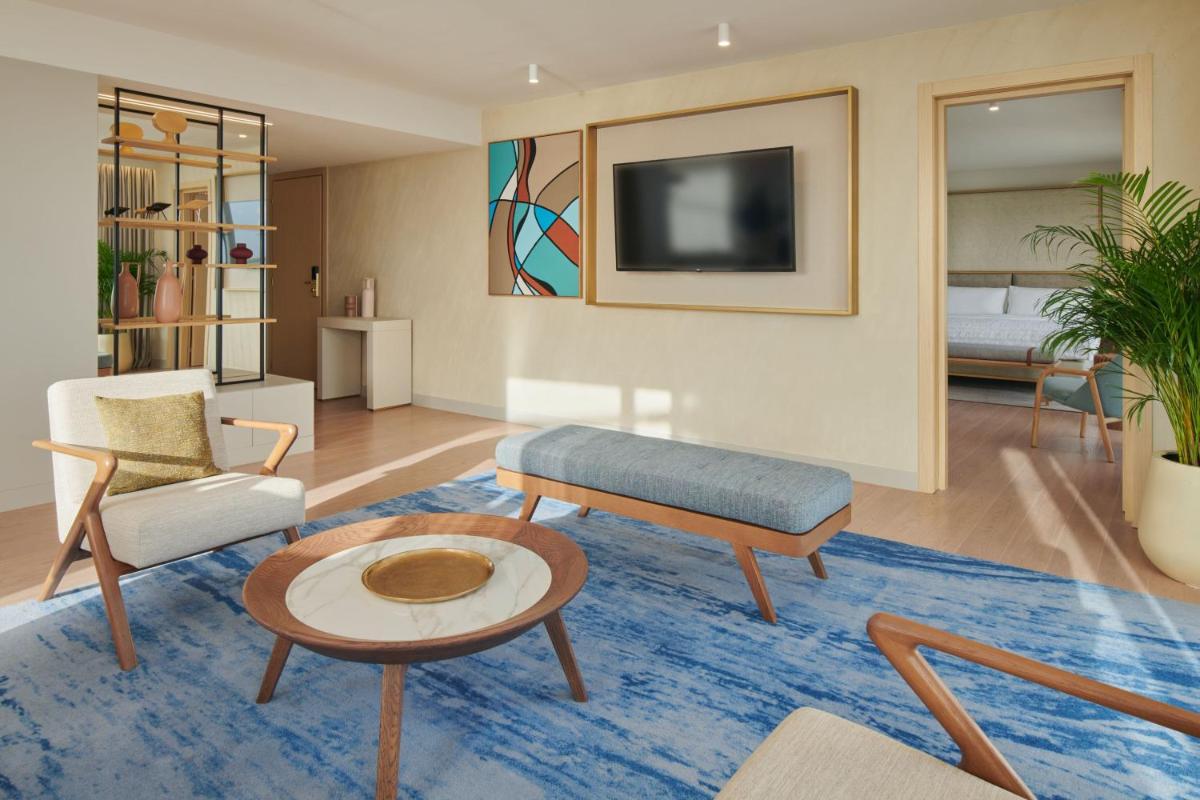 Le Meridien Lav Split