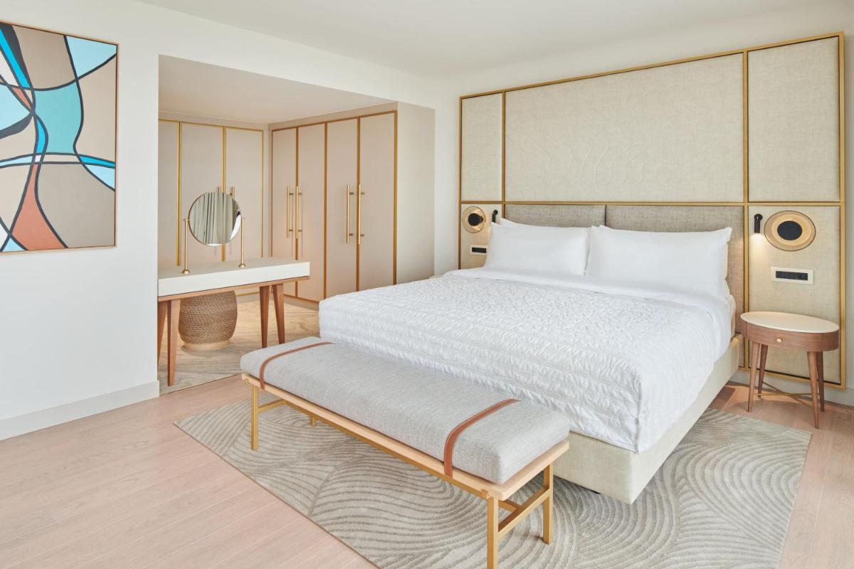 Le Meridien Lav Split