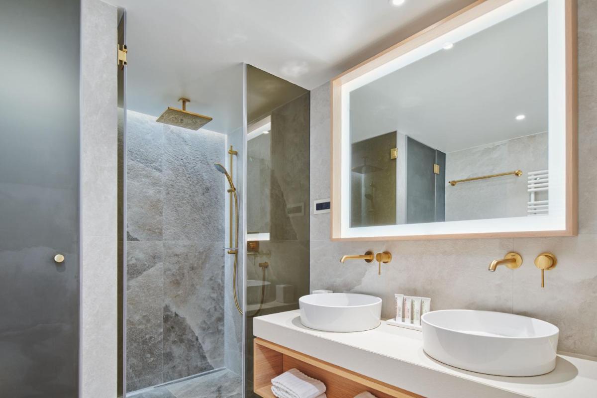 Le Meridien Lav Split