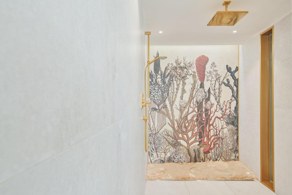 Le Meridien Lav Split