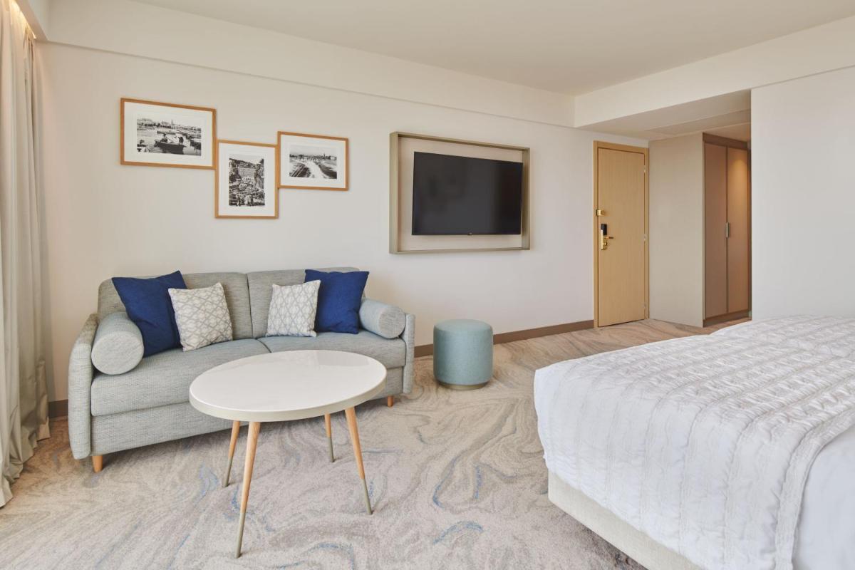 Le Meridien Lav Split