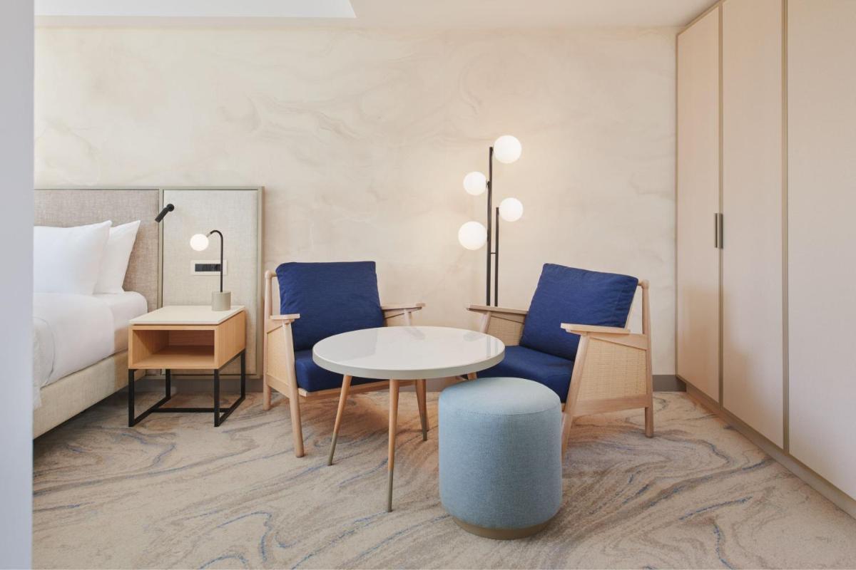 Le Meridien Lav Split